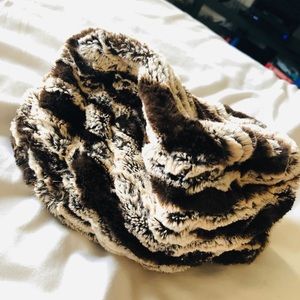 Adrienne Landau Faux Chinchilla Fur Hat